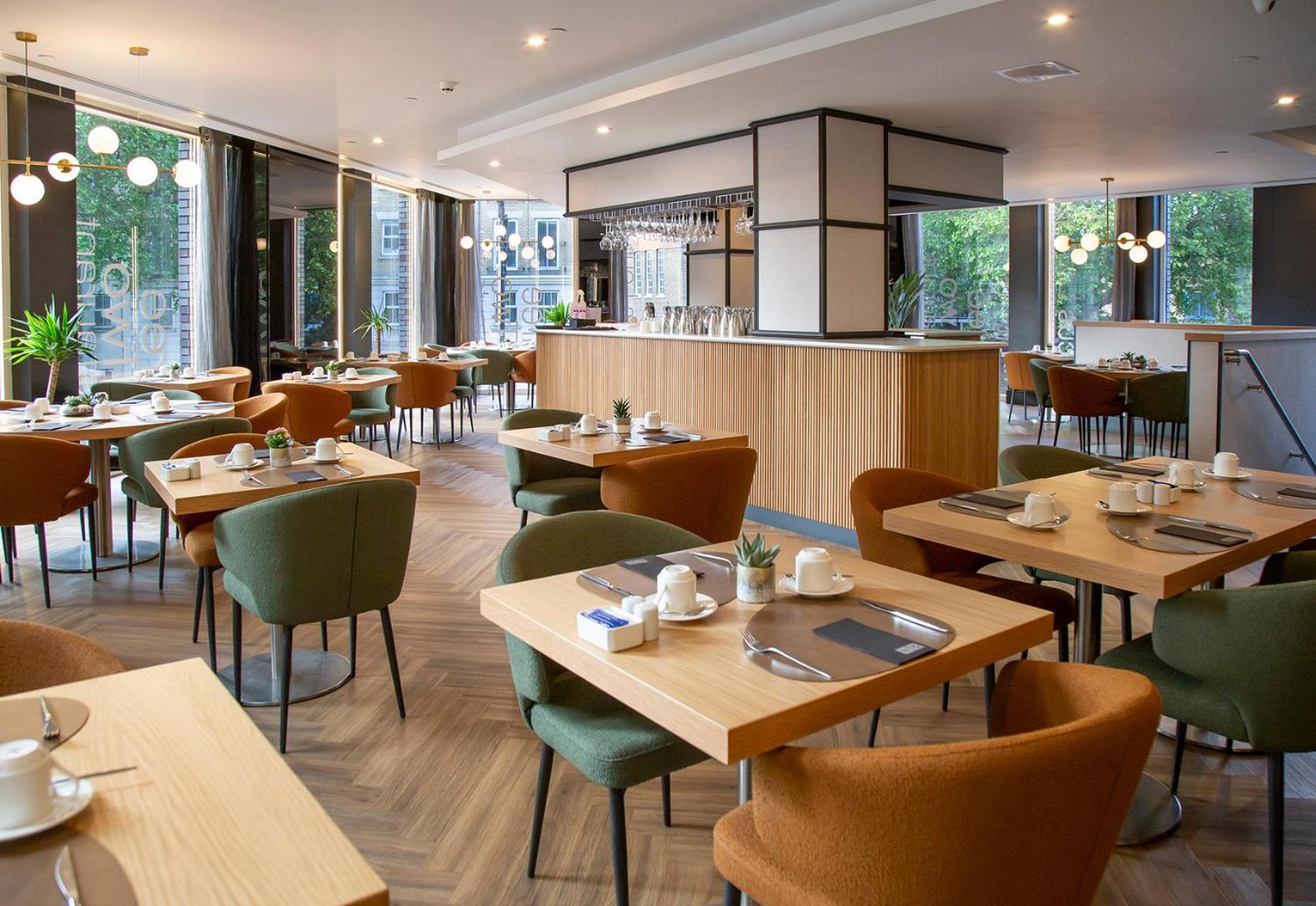 Hotel H10 Waterloo 4*